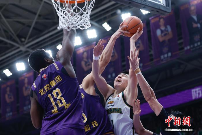 北控主场以4分险胜辽宁终结连败，佩里双项数据