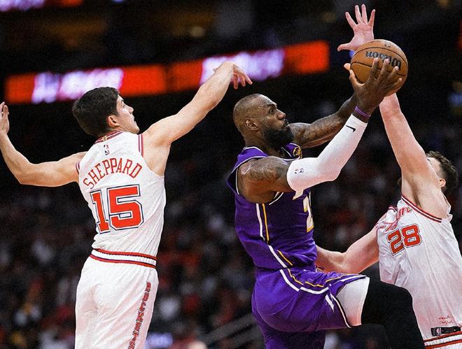 湖人双杀火箭 老詹30+6扣创纪录