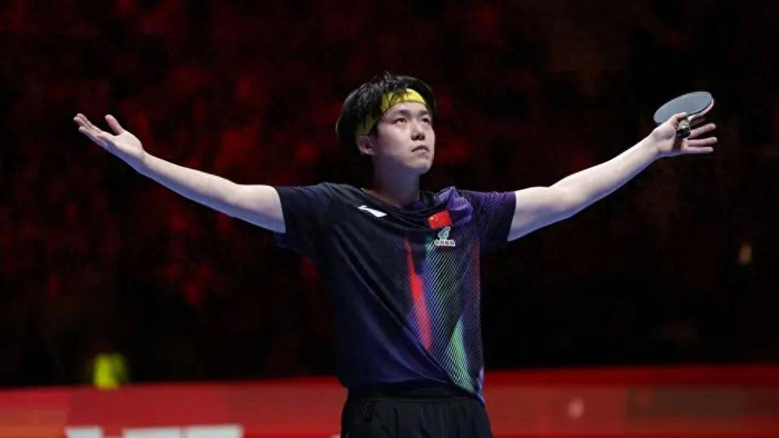 王楚钦1-3逆转达科晋级四强 守住国乒男单希望