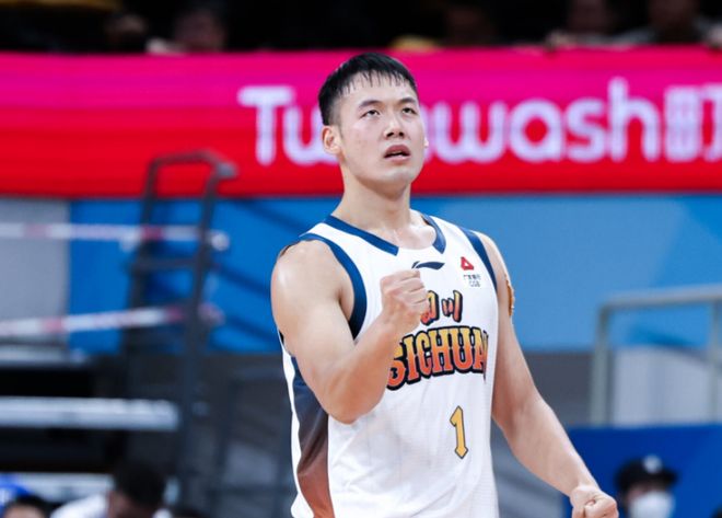 天津双杀四川刷新连败纪录 詹姆斯砍26+12引领狂